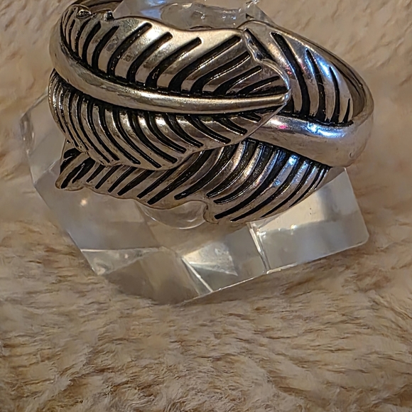 Delicate Leaf Etched Silver-Tone Bangle - Picture 9 of 10